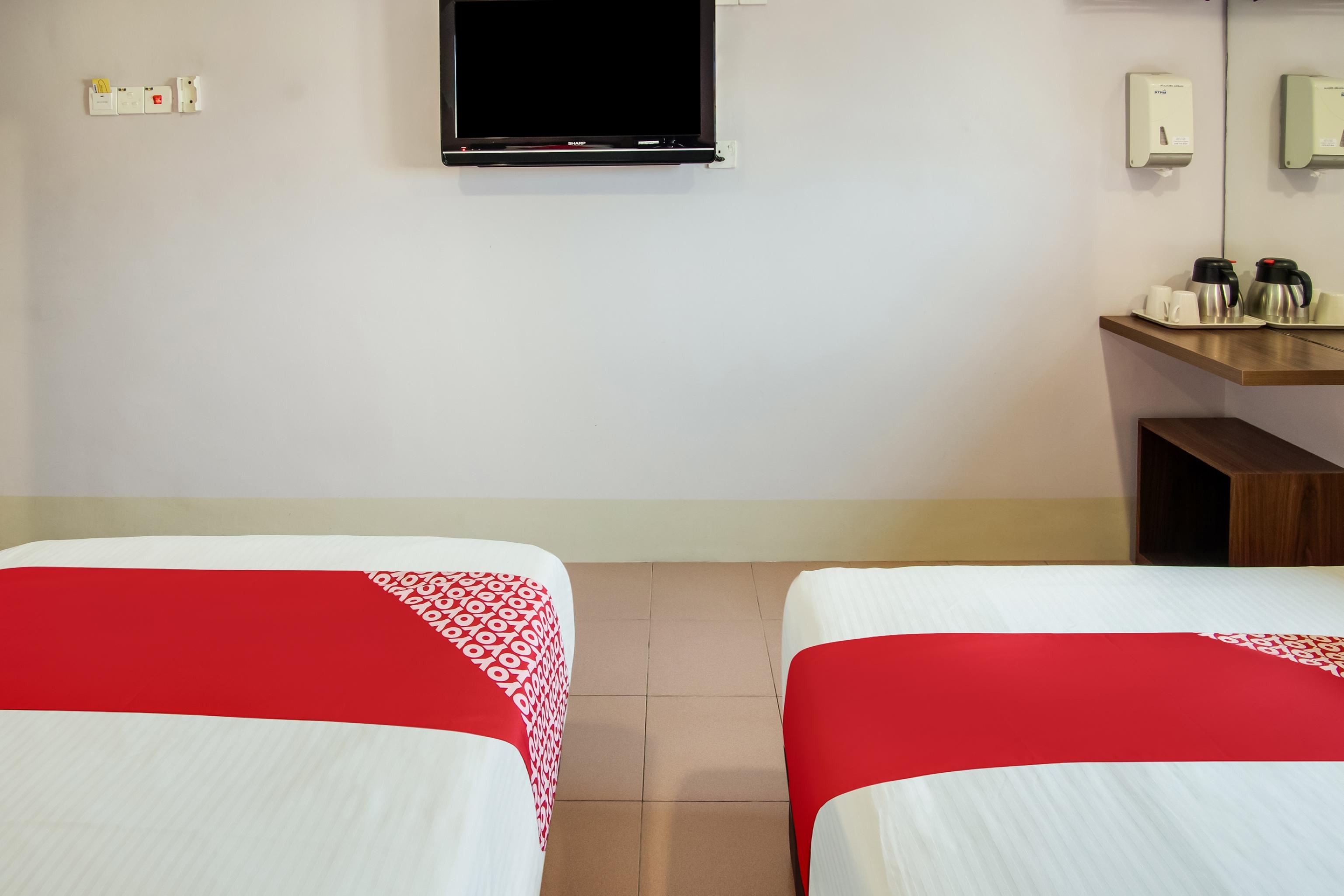 Oyo 89480 Dream House Hotel سكودايْ المظهر الخارجي الصورة