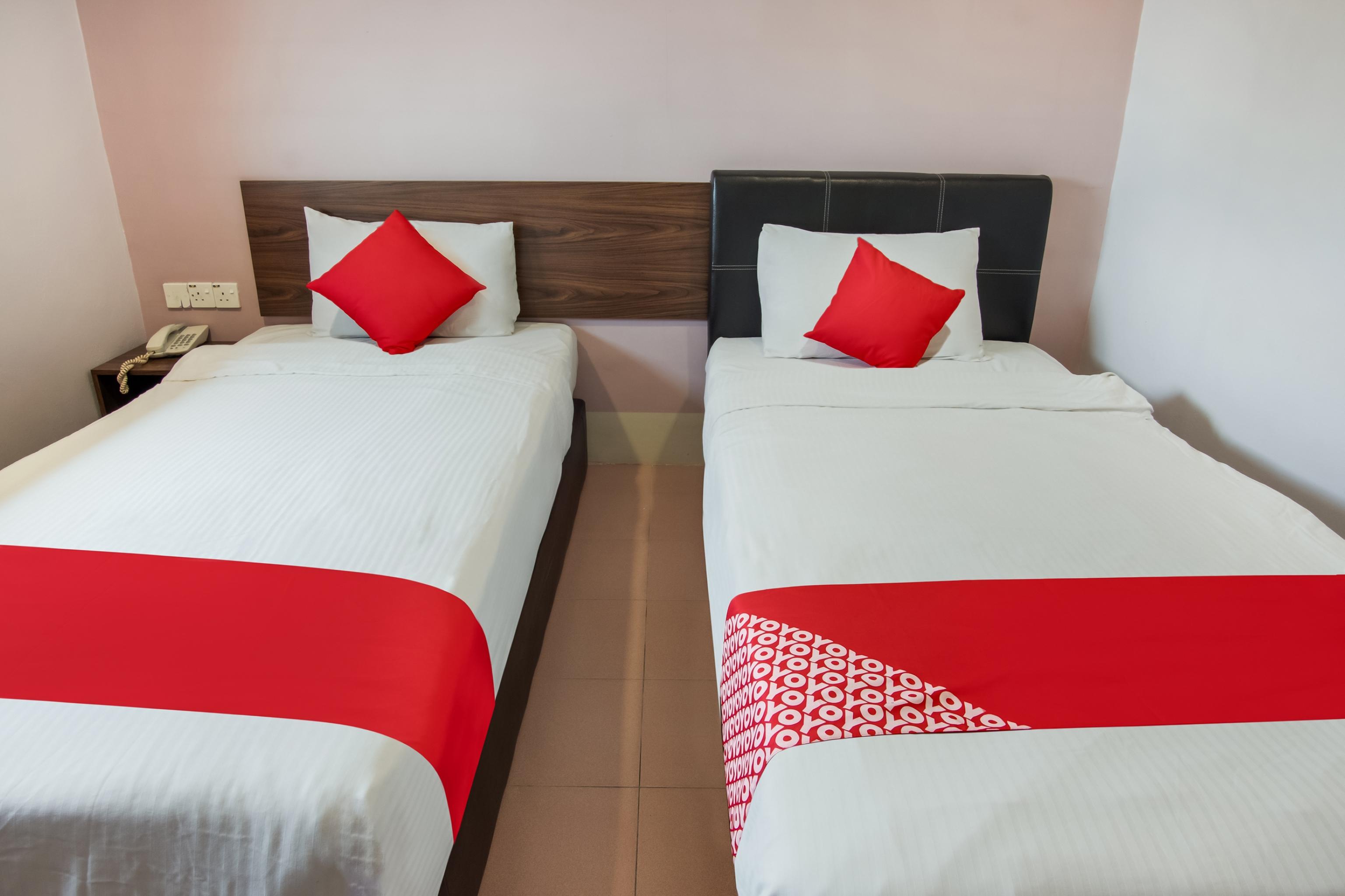 Oyo 89480 Dream House Hotel سكودايْ المظهر الخارجي الصورة