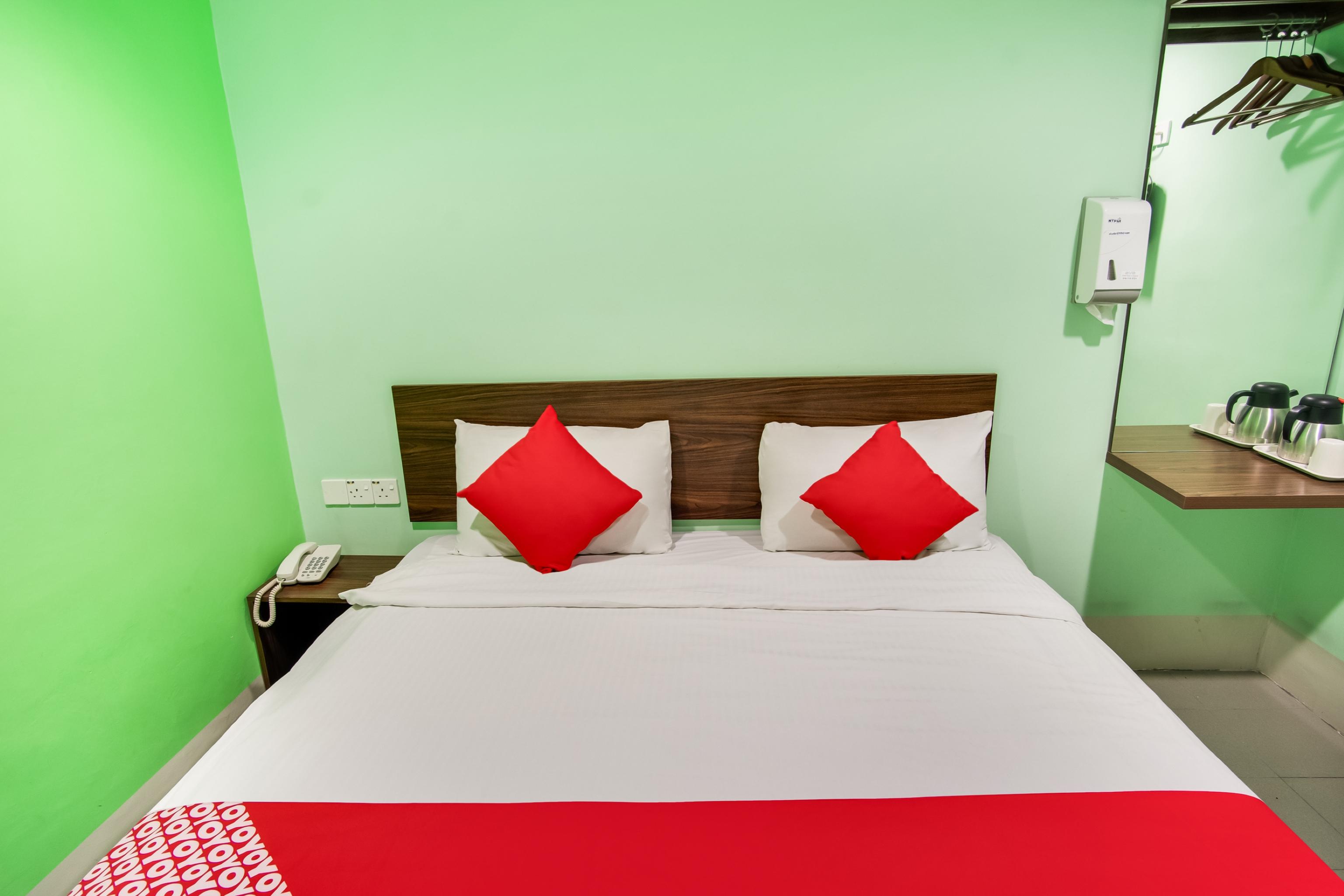 Oyo 89480 Dream House Hotel سكودايْ المظهر الخارجي الصورة