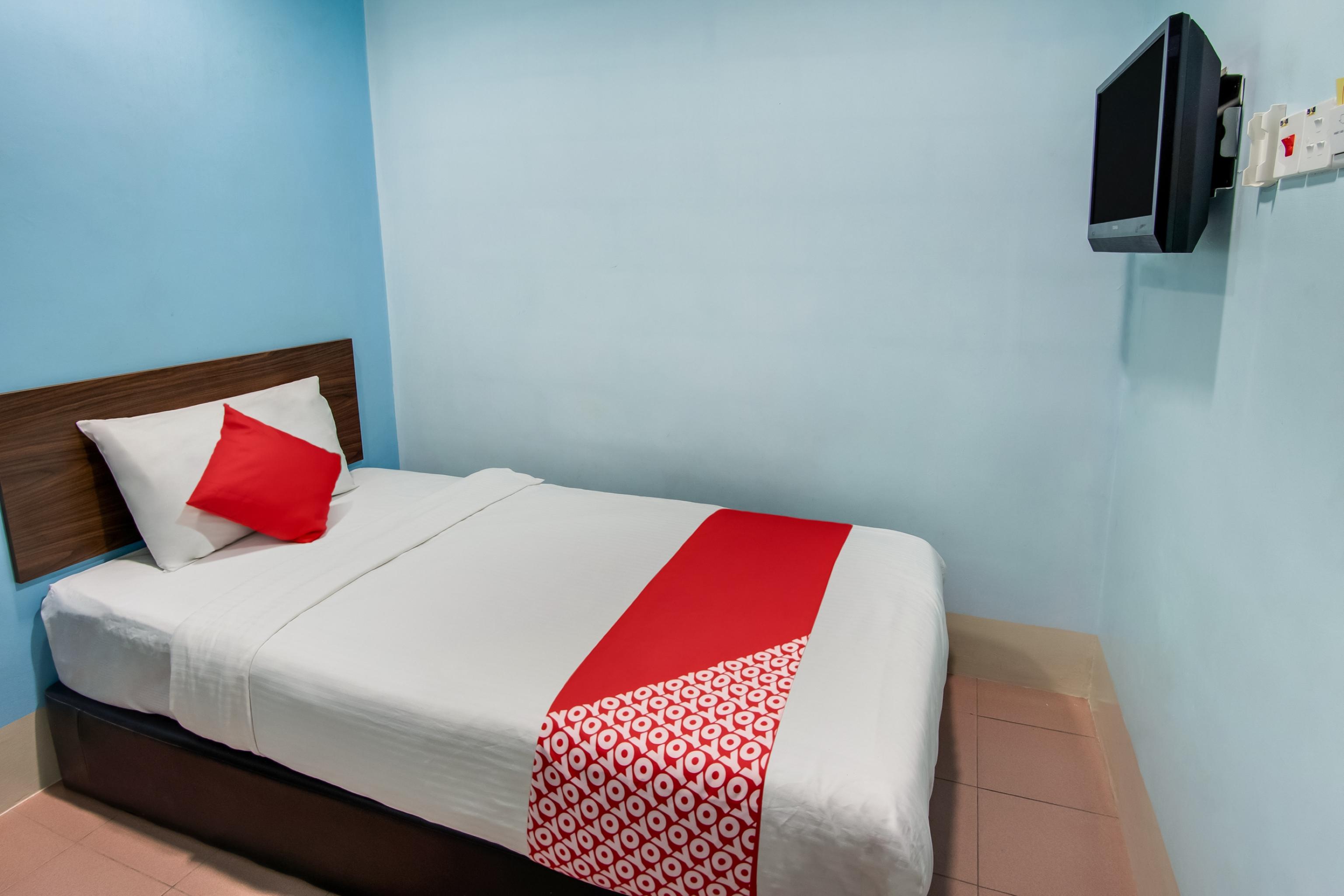 Oyo 89480 Dream House Hotel سكودايْ المظهر الخارجي الصورة