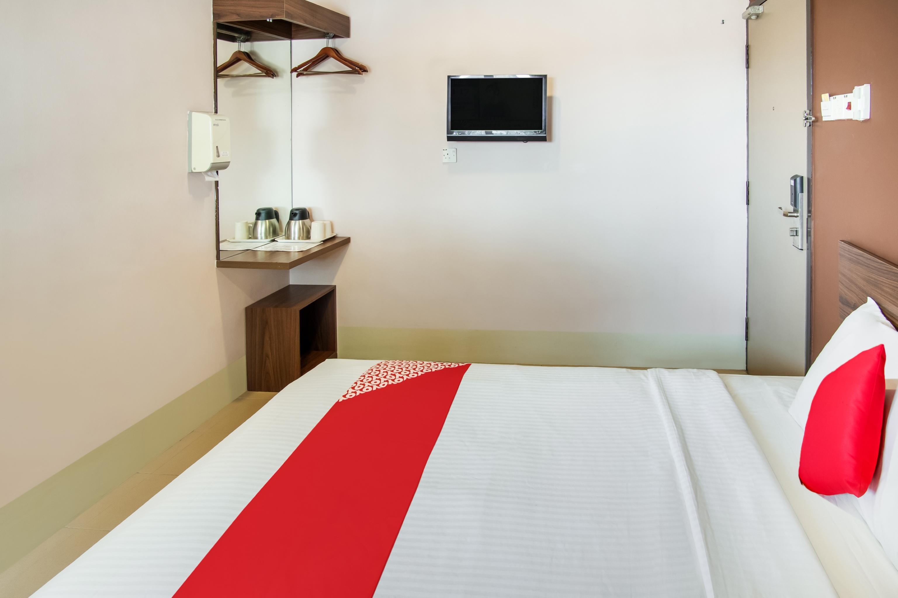 Oyo 89480 Dream House Hotel سكودايْ المظهر الخارجي الصورة