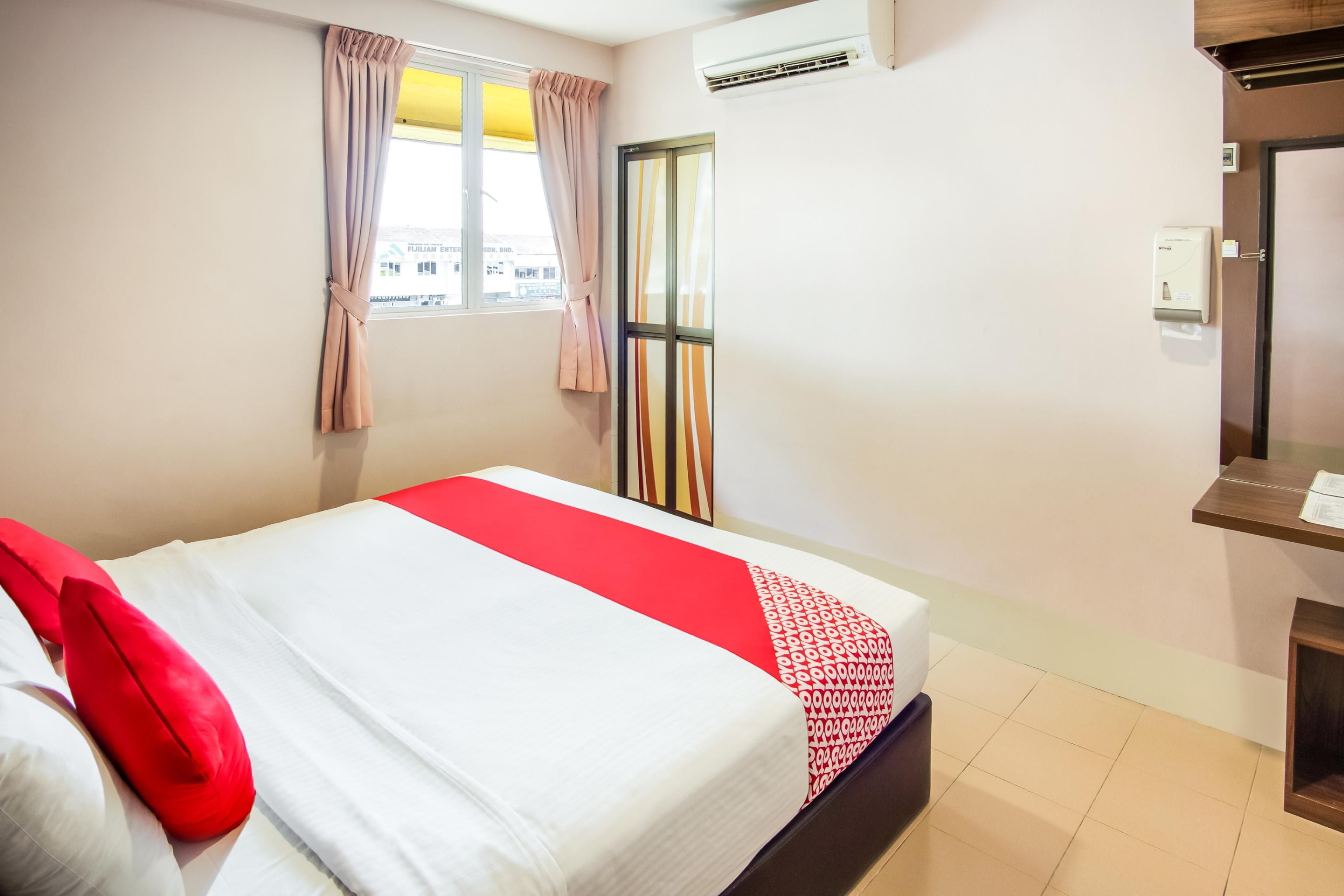 Oyo 89480 Dream House Hotel سكودايْ المظهر الخارجي الصورة