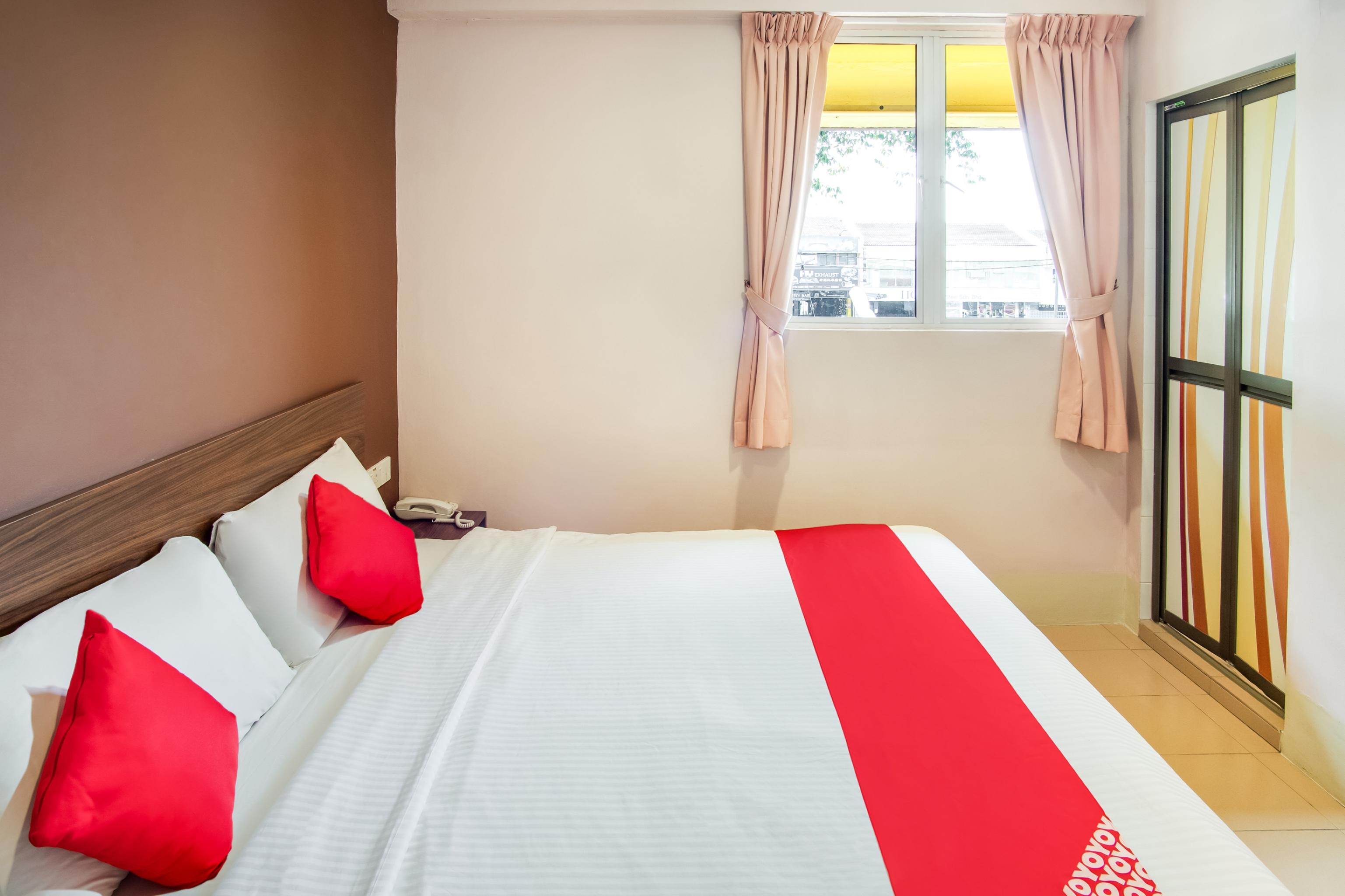 Oyo 89480 Dream House Hotel سكودايْ المظهر الخارجي الصورة