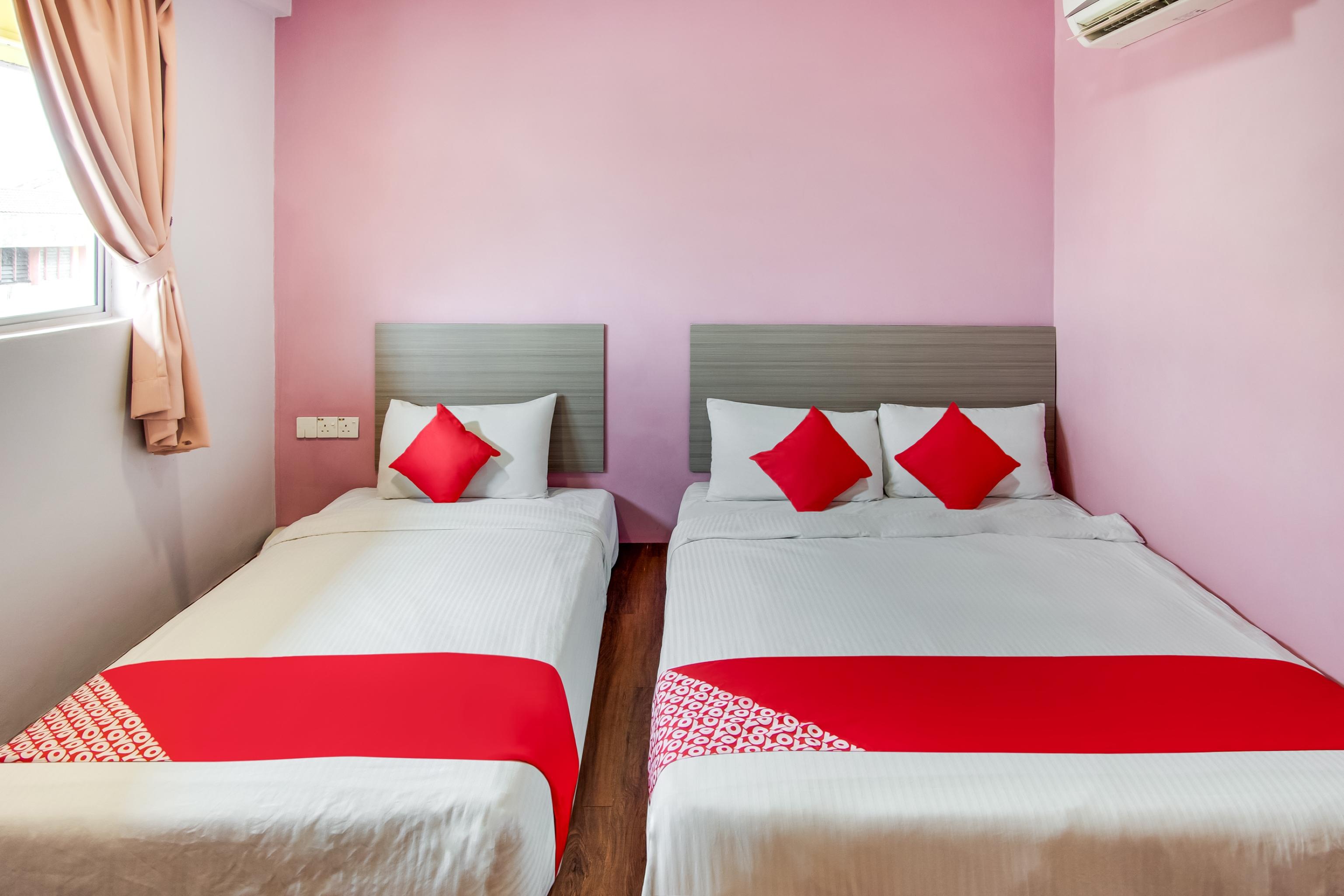 Oyo 89480 Dream House Hotel سكودايْ المظهر الخارجي الصورة