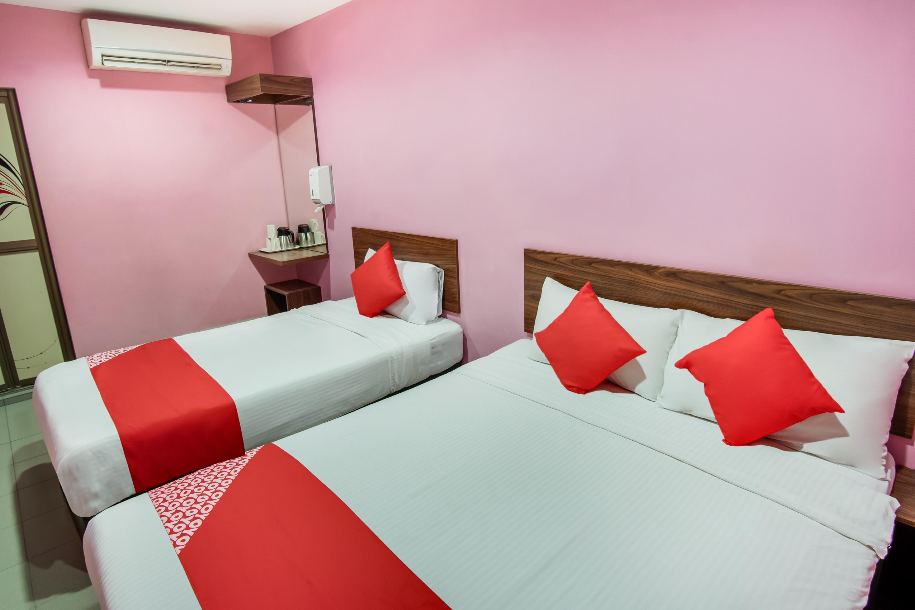 Oyo 89480 Dream House Hotel سكودايْ المظهر الخارجي الصورة