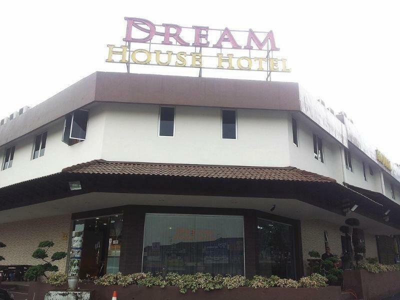 Oyo 89480 Dream House Hotel سكودايْ المظهر الخارجي الصورة