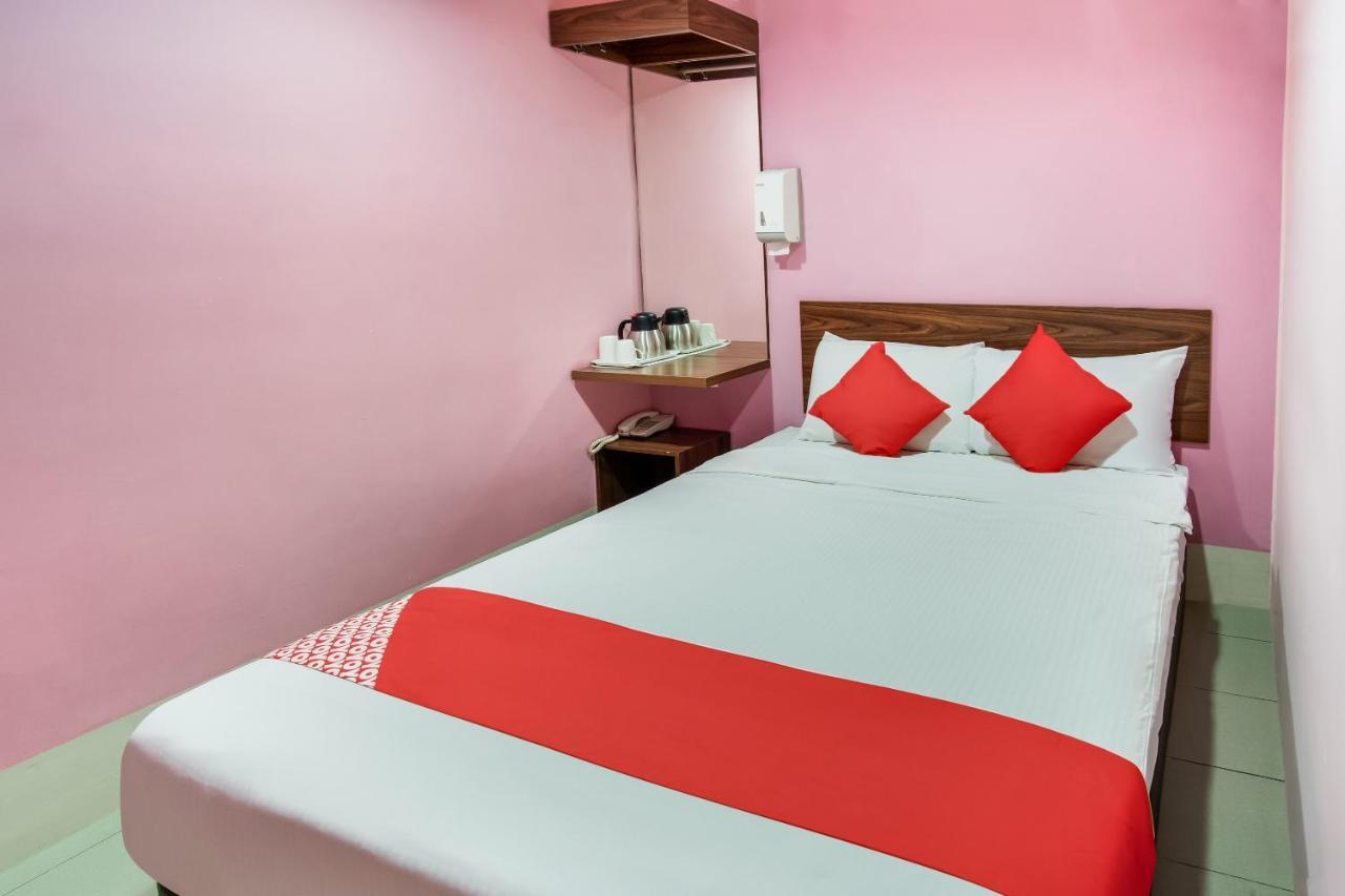 Oyo 89480 Dream House Hotel سكودايْ المظهر الخارجي الصورة