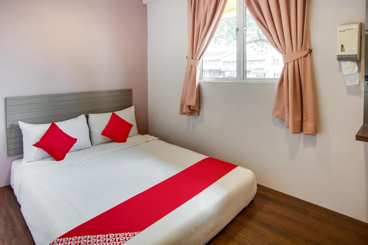 Oyo 89480 Dream House Hotel سكودايْ المظهر الخارجي الصورة