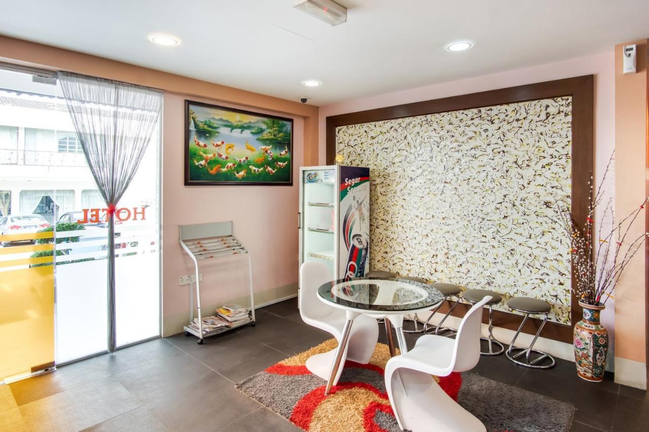 Oyo 89480 Dream House Hotel سكودايْ المظهر الخارجي الصورة